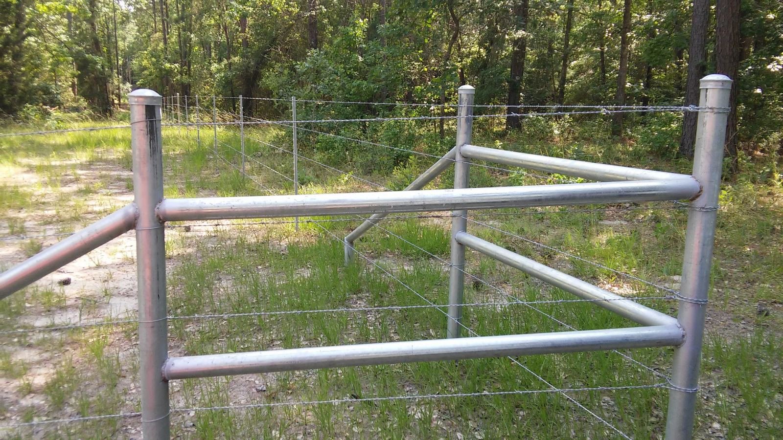 Barbed wire fence corner brace detail